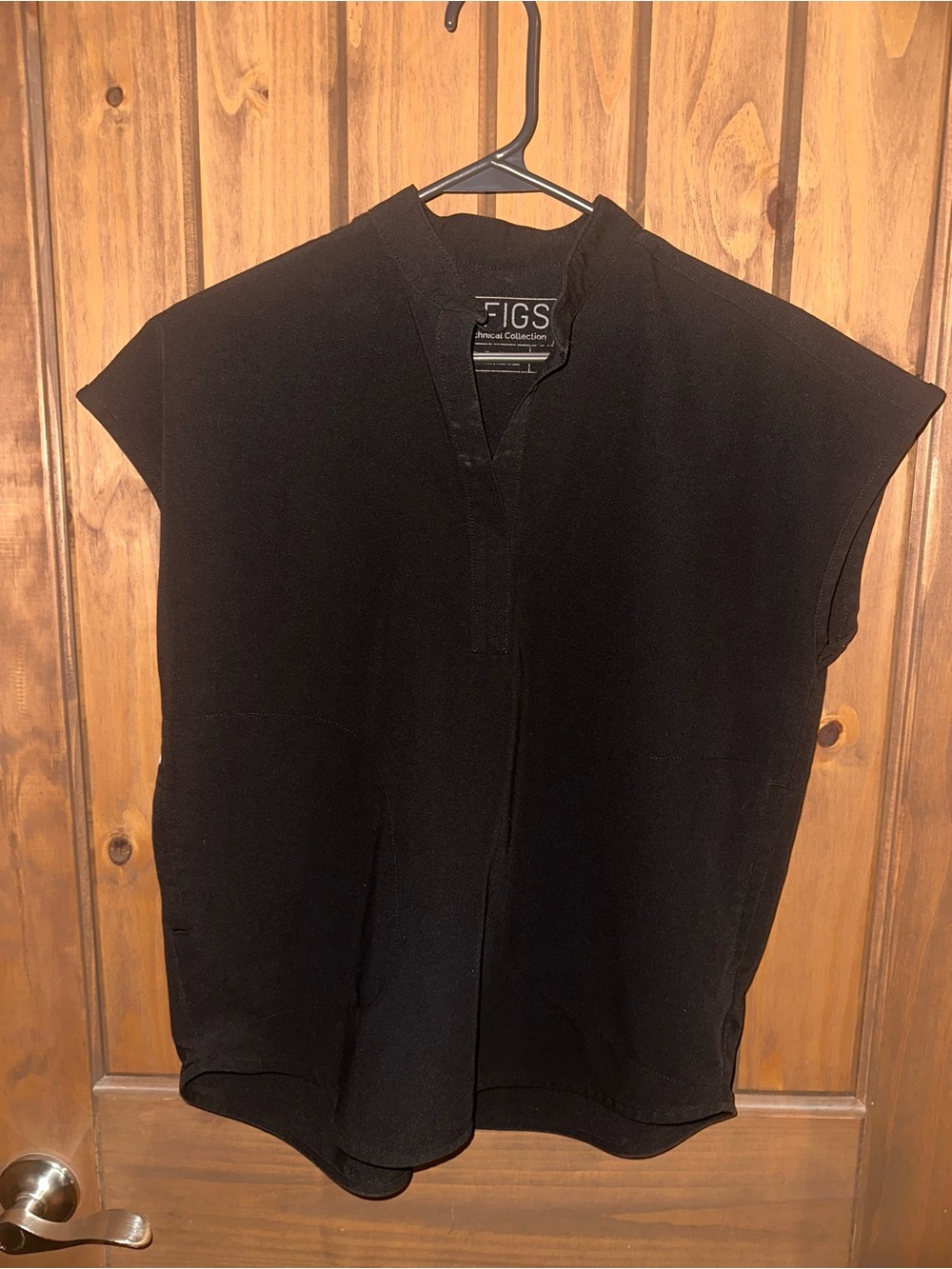 FIGS Black Cap Sleeve V-Neck Tunic Top